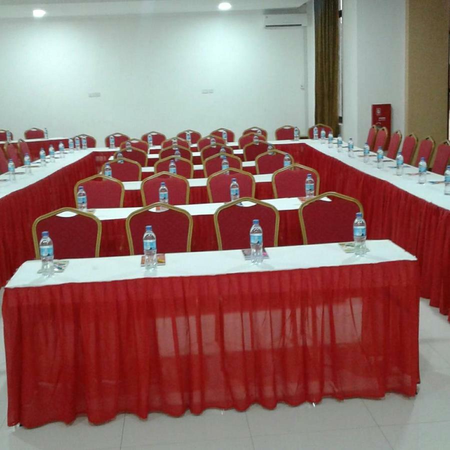 Nashera Hotel Dodoma Esterno foto