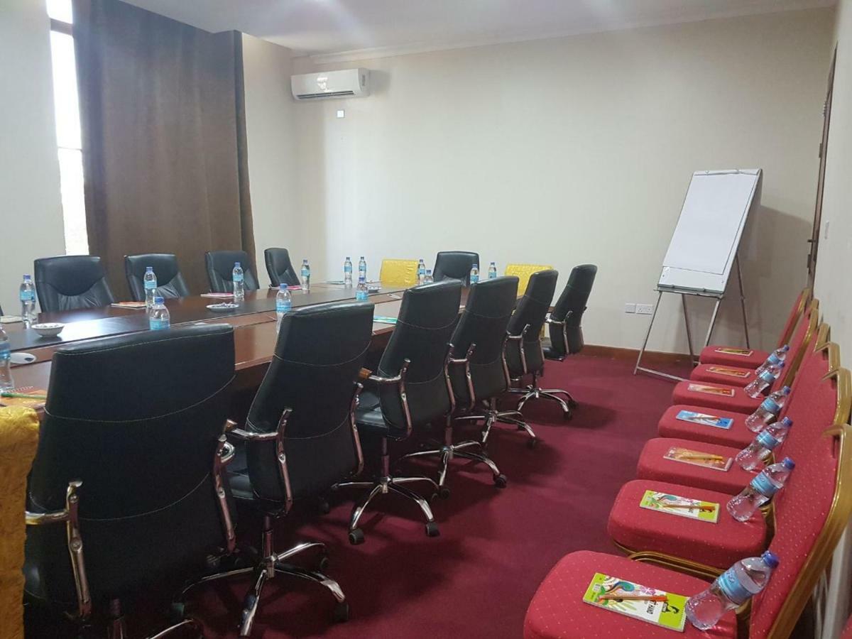 Nashera Hotel Dodoma Esterno foto